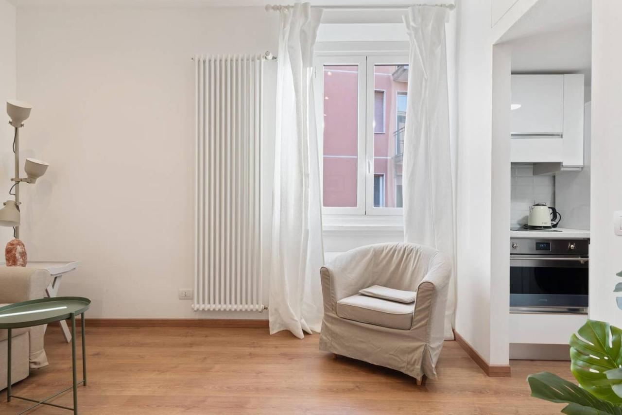 Apartment Amazing With Botanic Touch In The Center