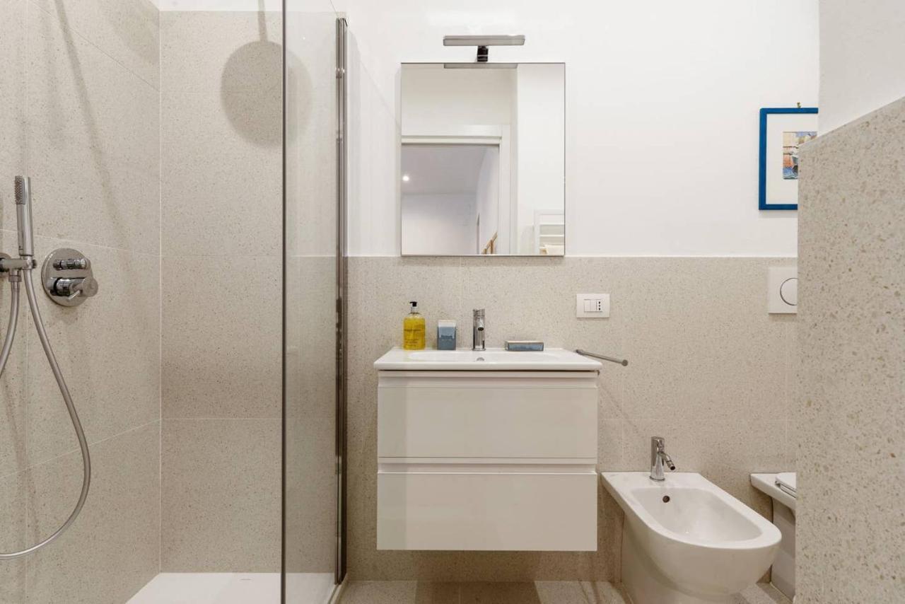 Amazing With Botanic Touch In The Center Apartment *